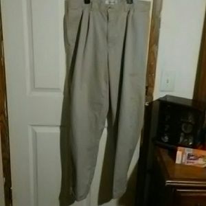 Old navy men's pleated khaki pants
